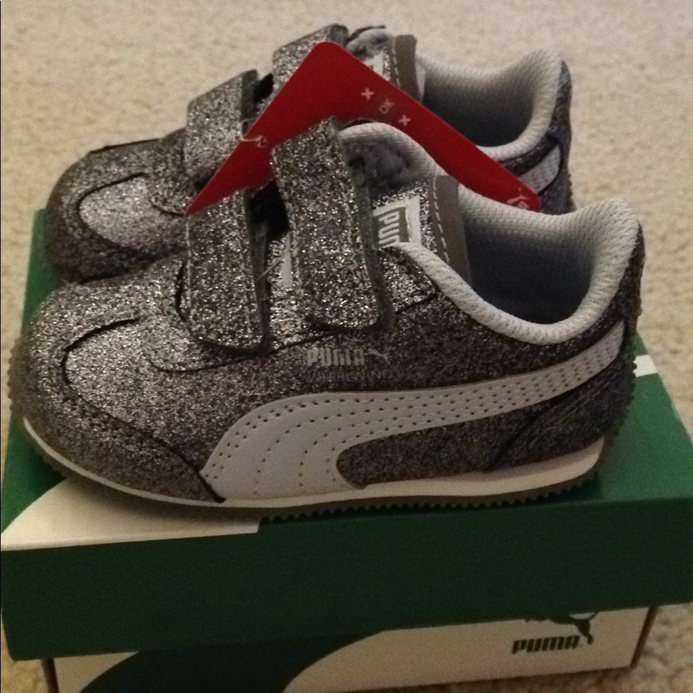 NWT Glitter Puma Tennis Shoes!!